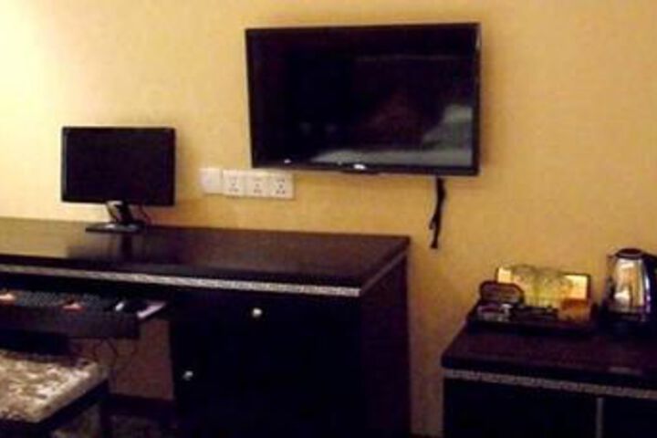Room 30 of 62