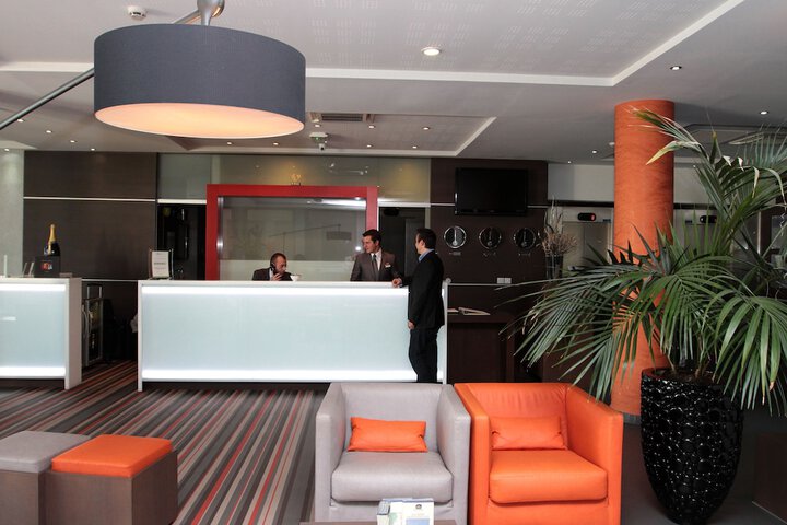 Check-in/check-out kiosk