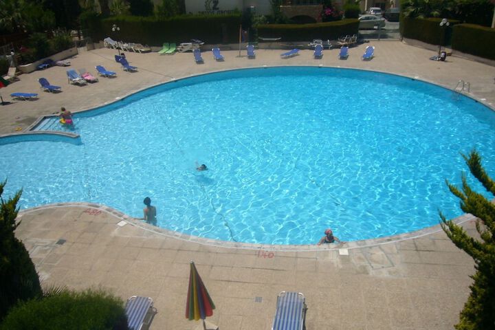 Hotel with Pool