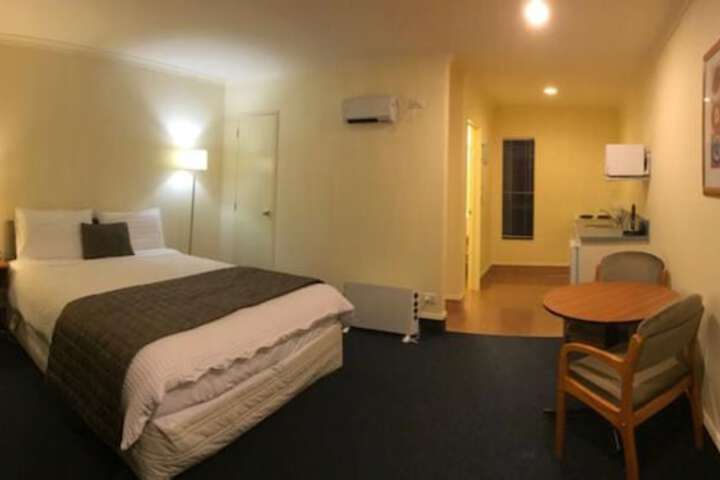 Room 9 of 26