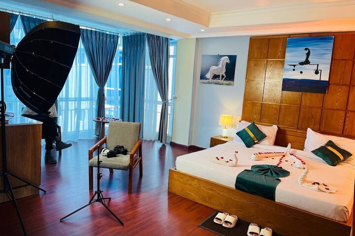 Room 7 of 19