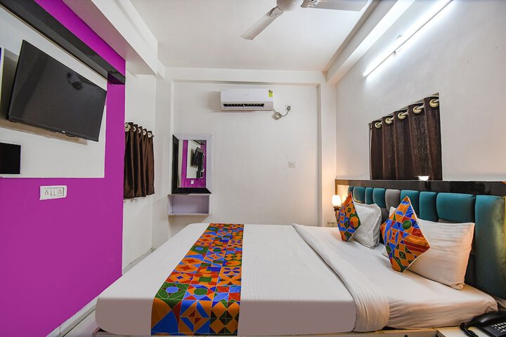 Room 28 of 33