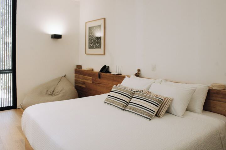 Room 25 of 69