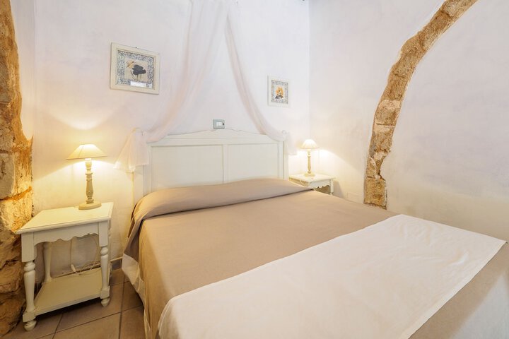 Room 4 of 38