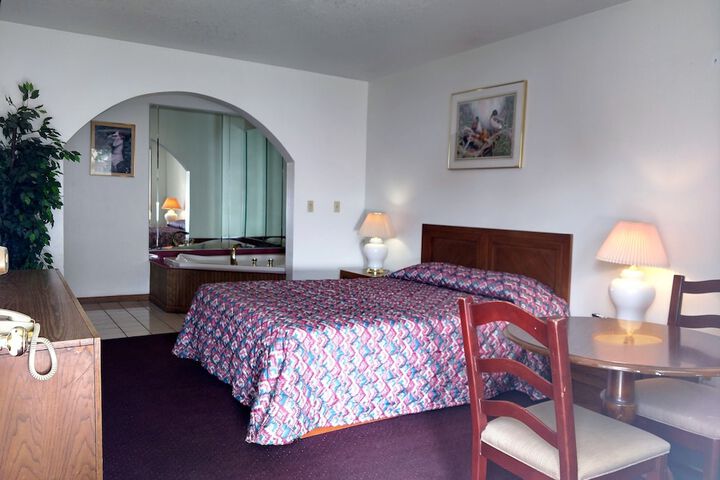 Room 12 of 32