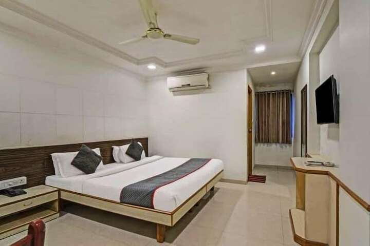 Room 12 of 31