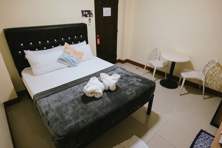 Room 9 of 27