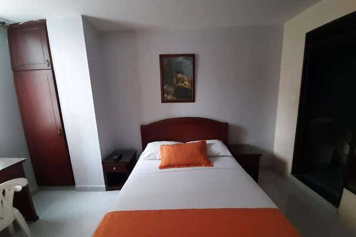 Room 16 of 36