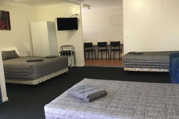 Room 9 of 25