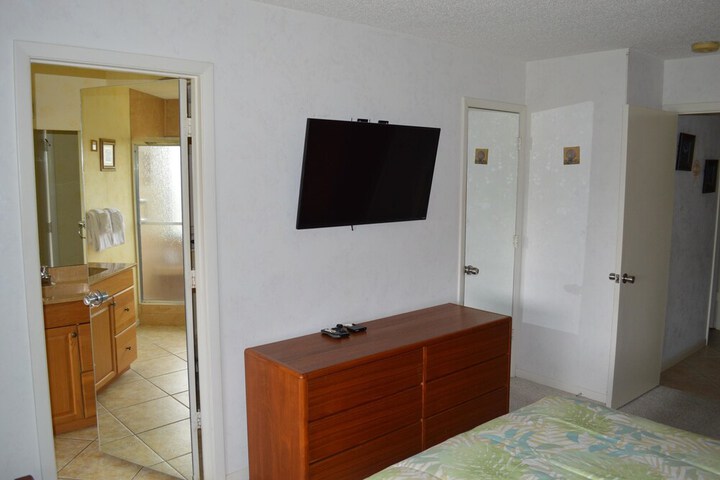 Room 6 of 15