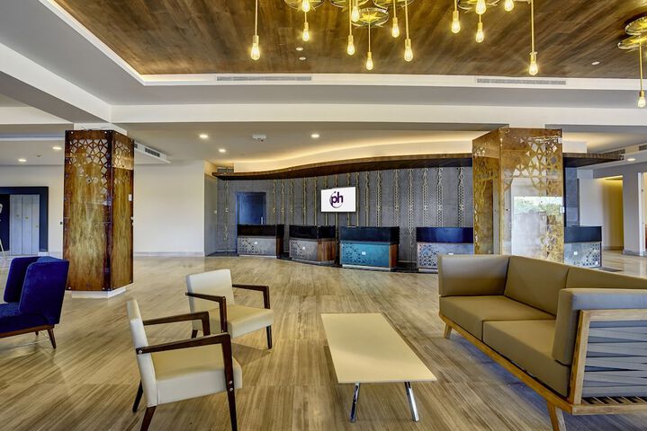 Hotel Interior 9 of 261