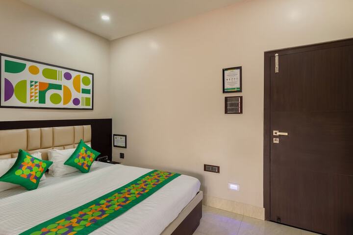Room 8 of 31