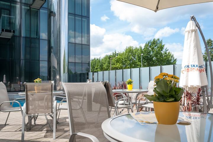 Terrace/Patio 105 of 108