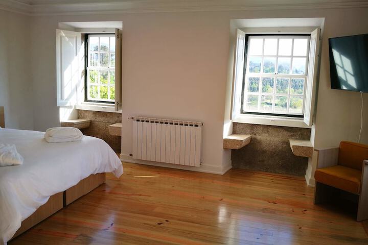 Room 2 of 31
