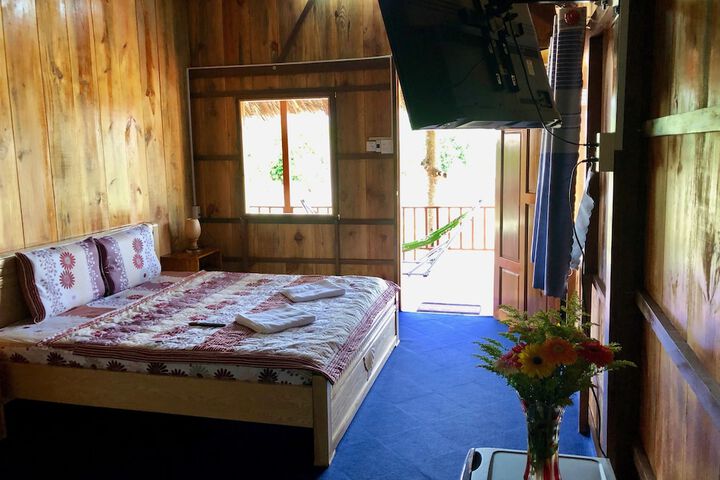 Room 4 of 139
