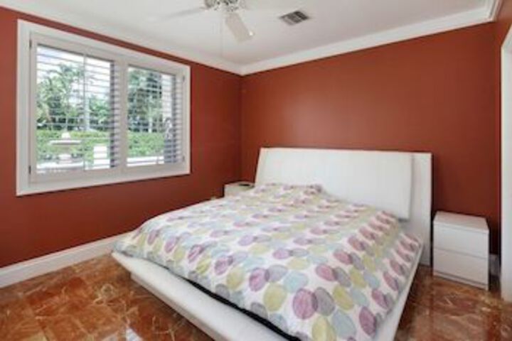 Room 7 of 15
