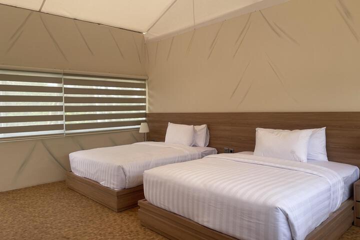 Room 9 of 13