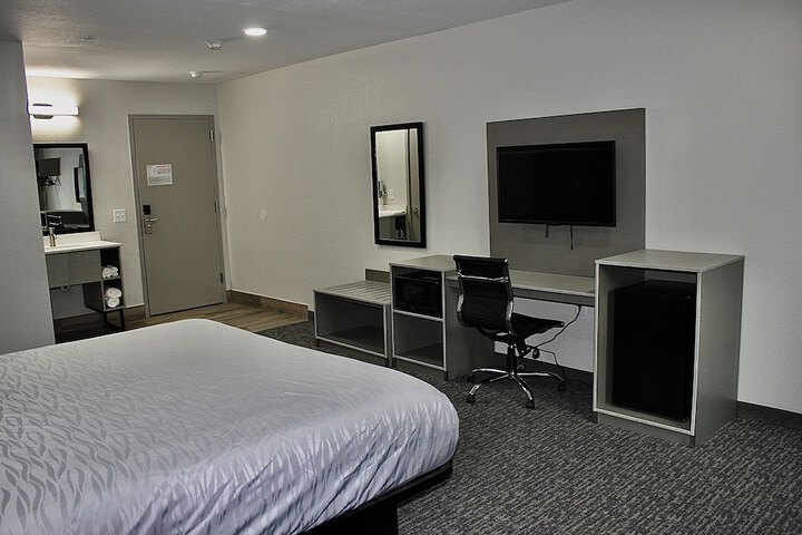 Room 7 of 11