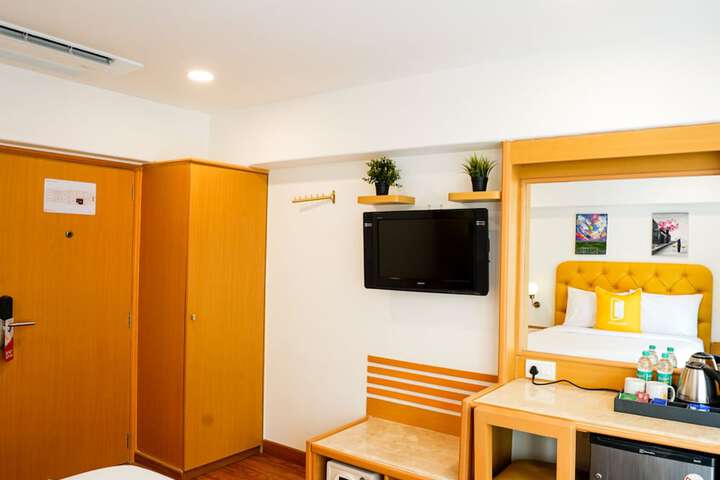 Room 15 of 42