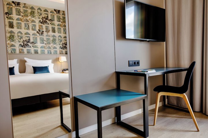 Room 5 of 46