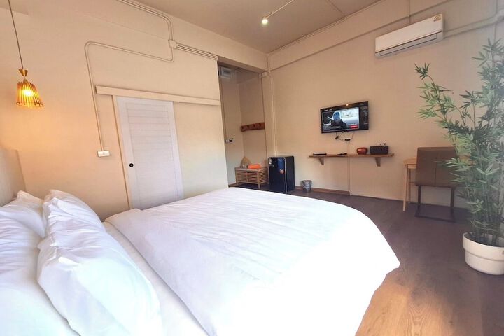 Room 17 of 63