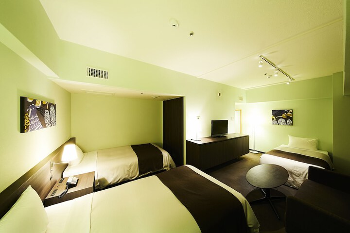 Room 16 of 75
