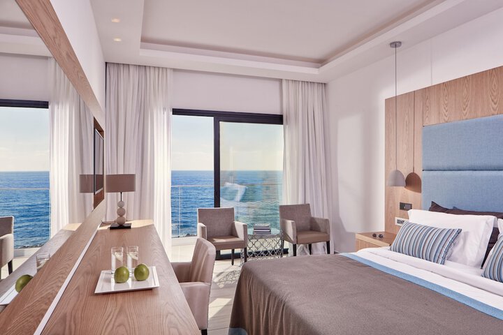 Room 6 of 34