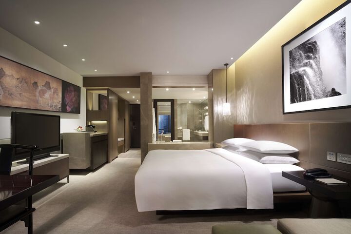 Room 14 of 69