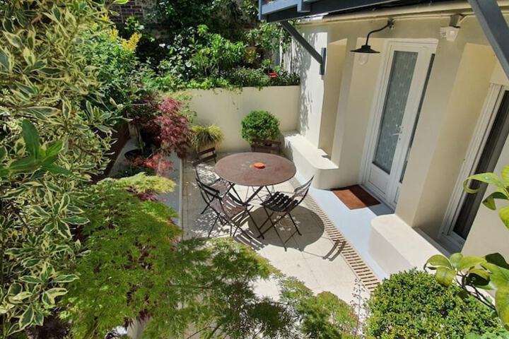 Terrace/Patio 22 of 35