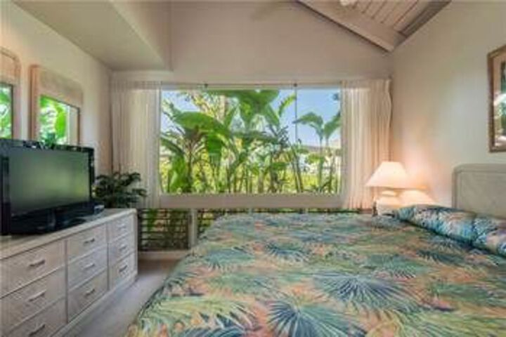 Room 10 of 19
