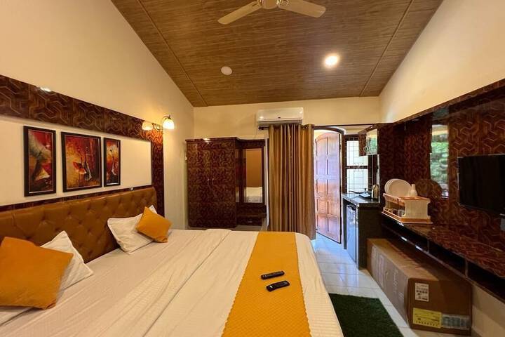 Room 2 of 15