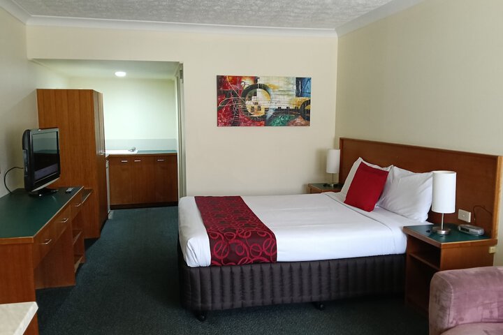 Room 2 of 13