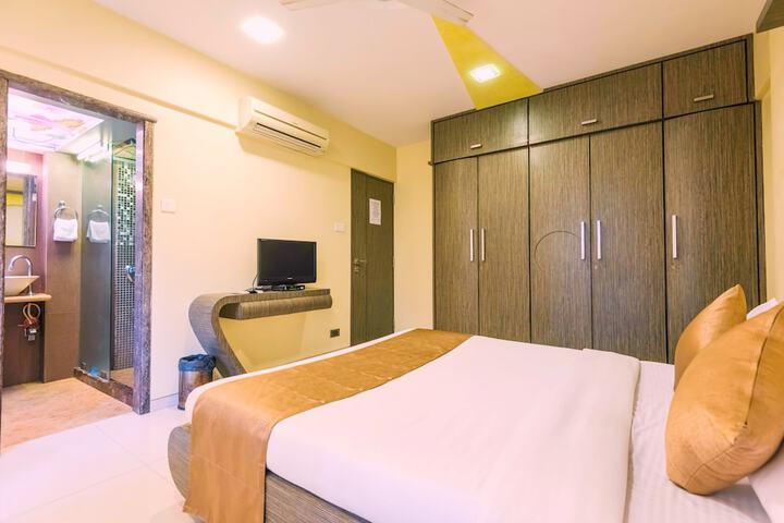 Room 4 of 50