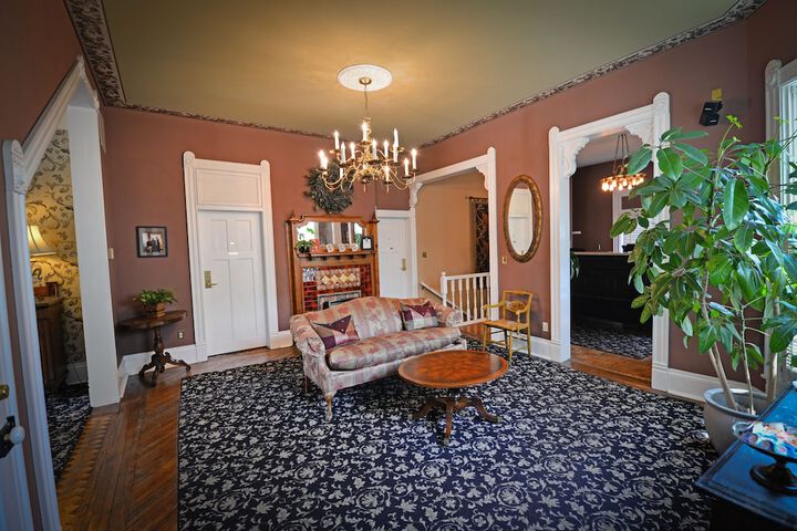 Entrance & Lobby