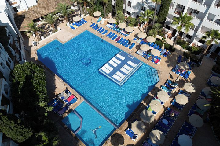 Pools & Facilities