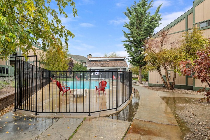Property Grounds 17 of 19