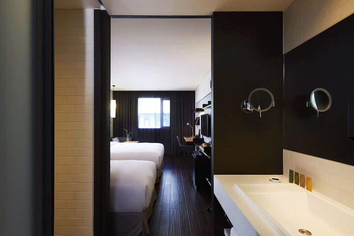 Room 10 of 78
