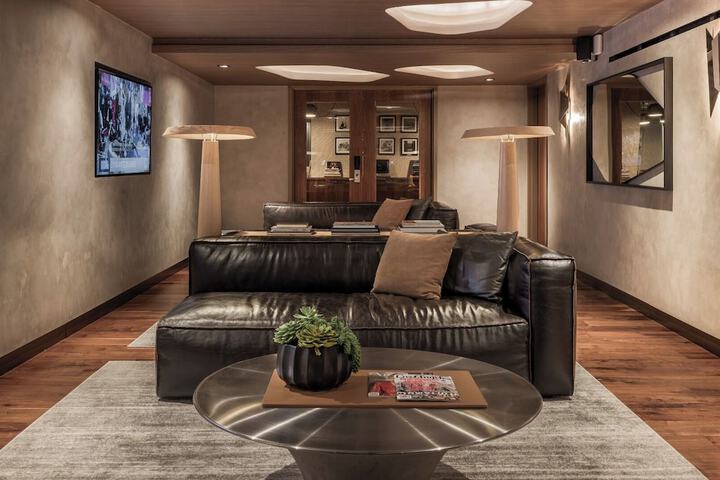 Executive lounge