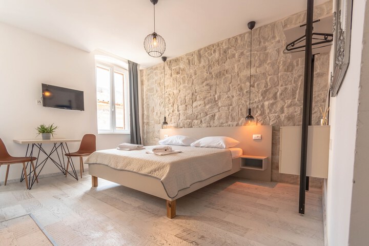 City Center Studio Apartments L & B