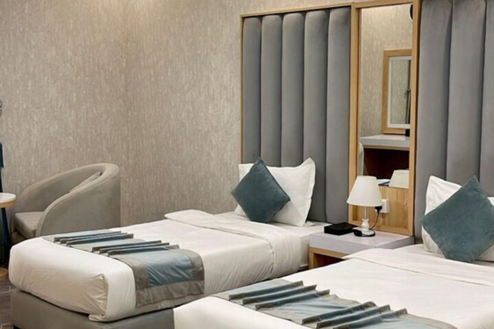 Room 30 of 47