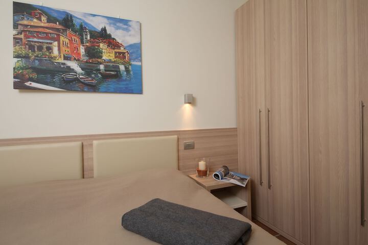 Room 6 of 59
