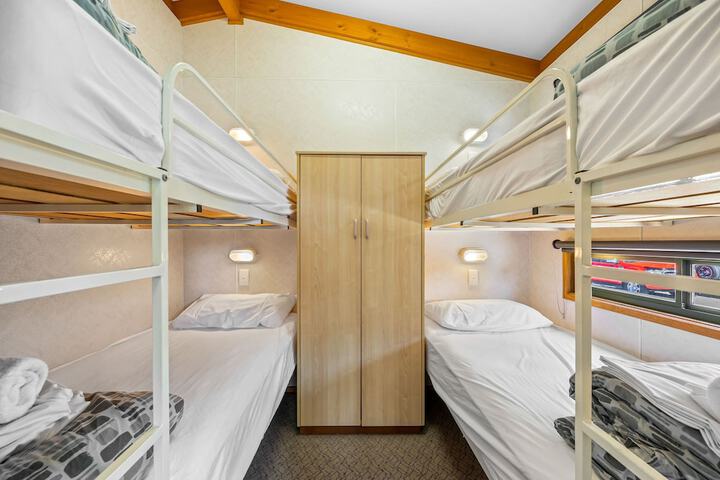 Room 14 of 93