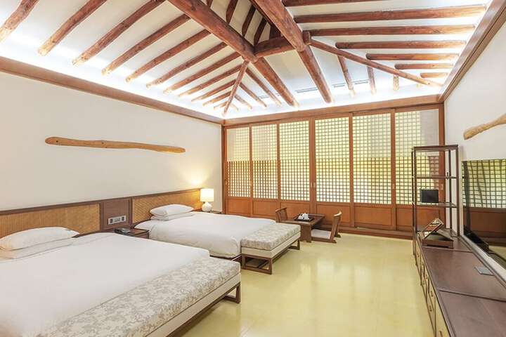 Room 2 of 46