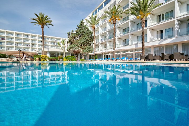 Pools & Facilities
