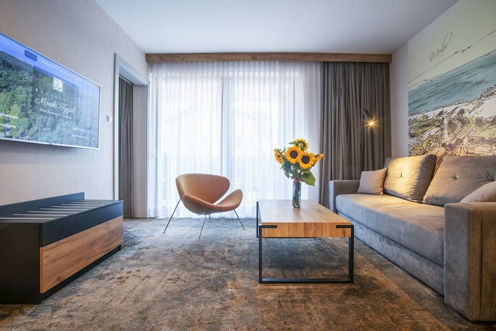 Room 9 of 47