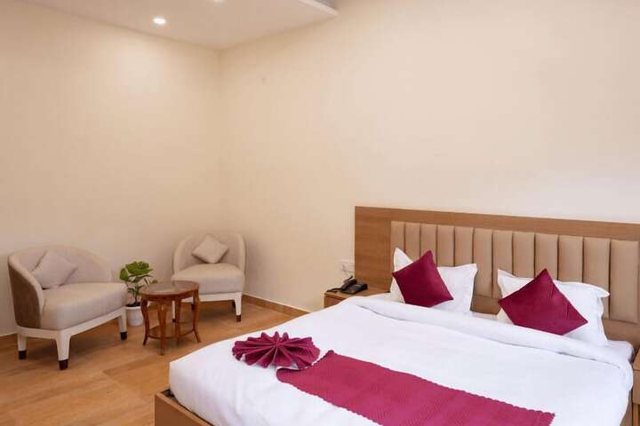 Room 4 of 14