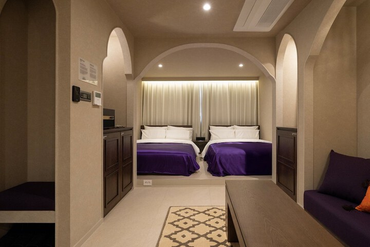 Room 21 of 60