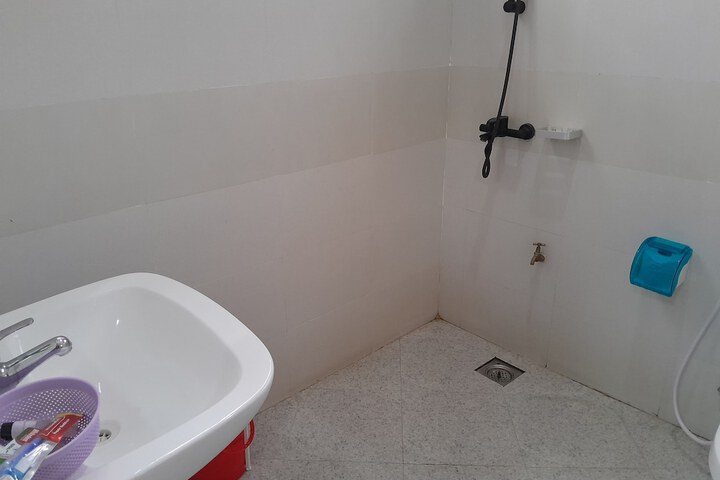 Room 53 of 65