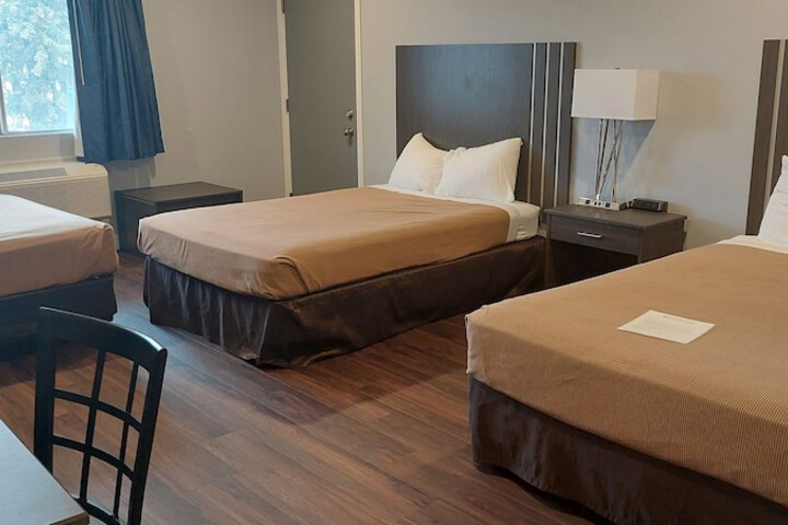 Room 11 of 22