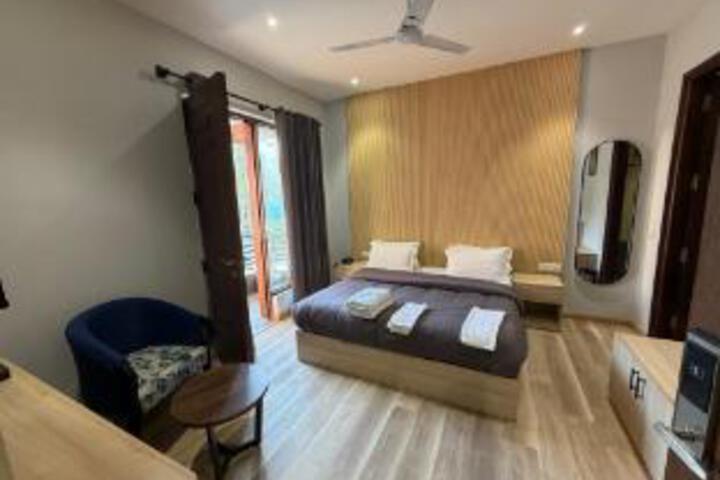 Room 2 of 23